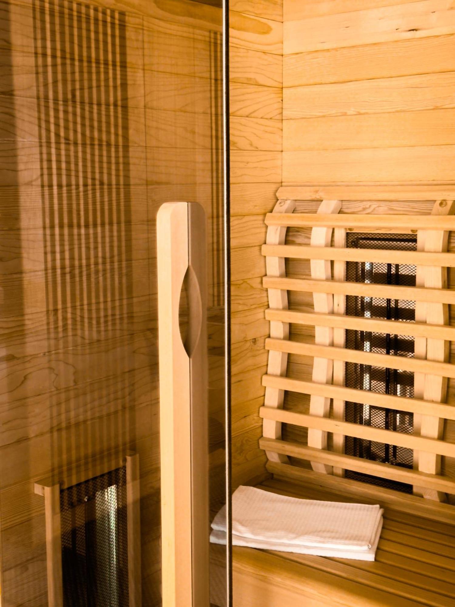 Twin Premium Apartman Тихани Екстериор снимка