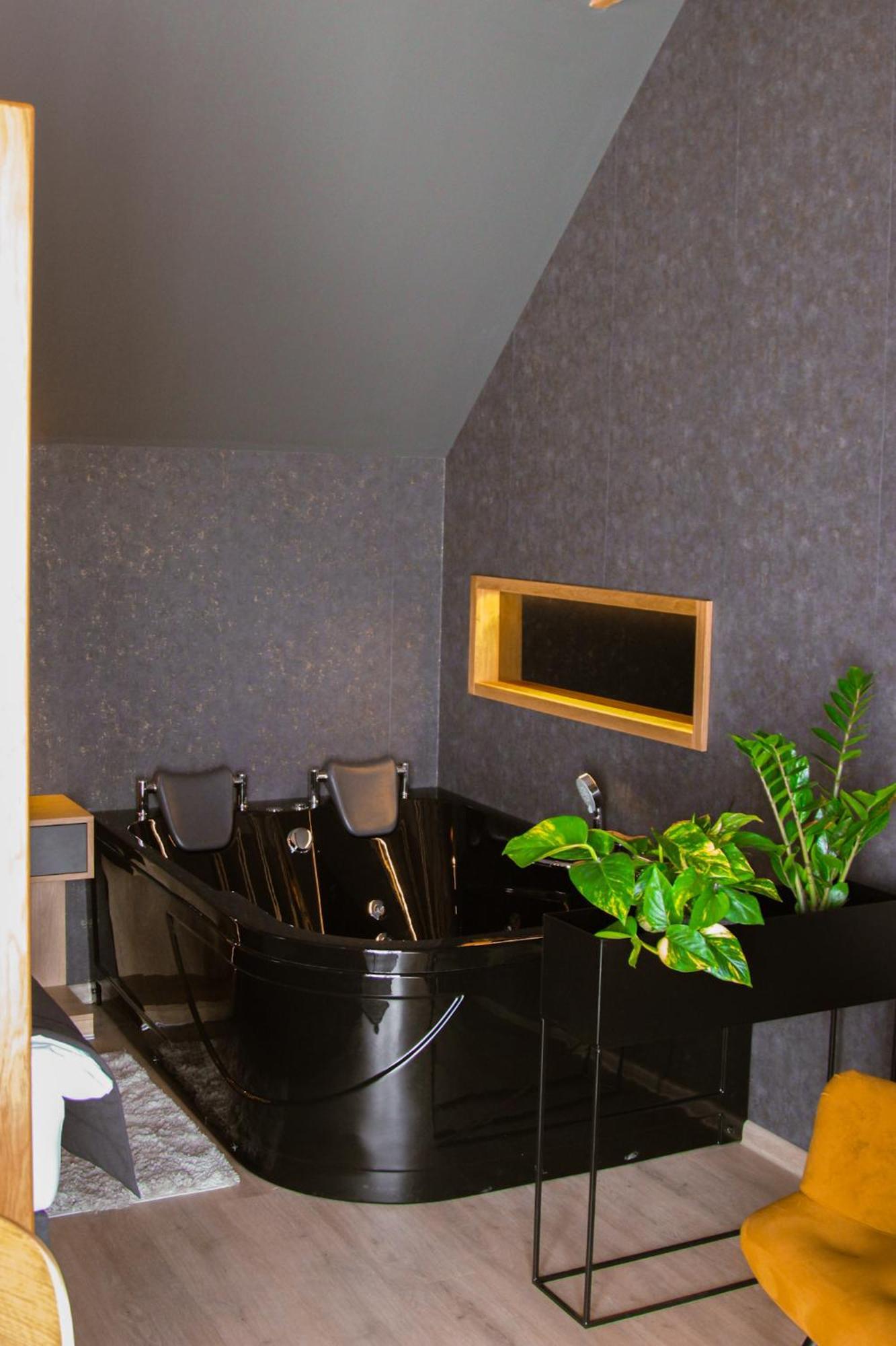 Twin Premium Apartman Тихани Екстериор снимка