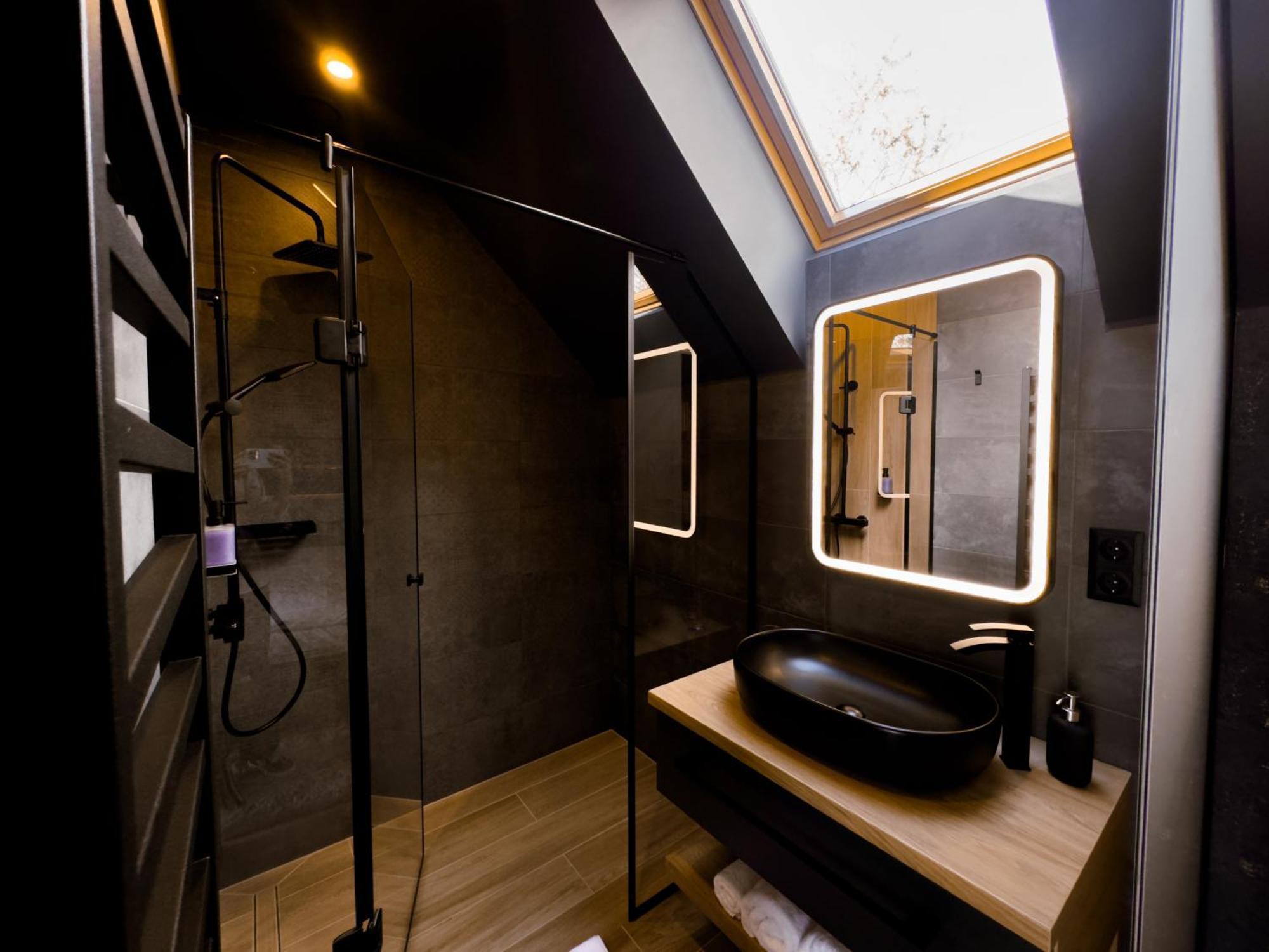 Twin Premium Apartman Тихани Екстериор снимка