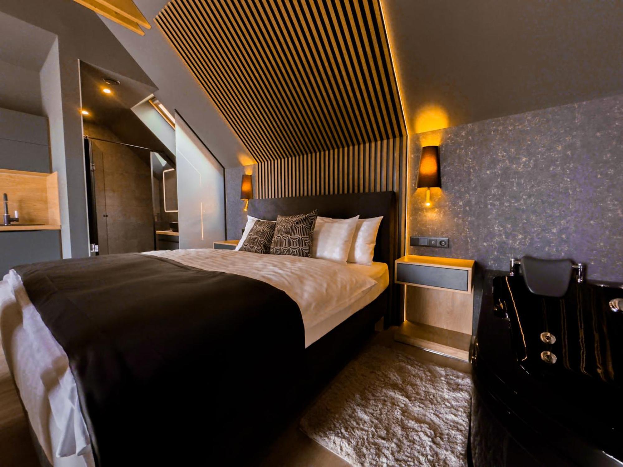 Twin Premium Apartman Тихани Екстериор снимка