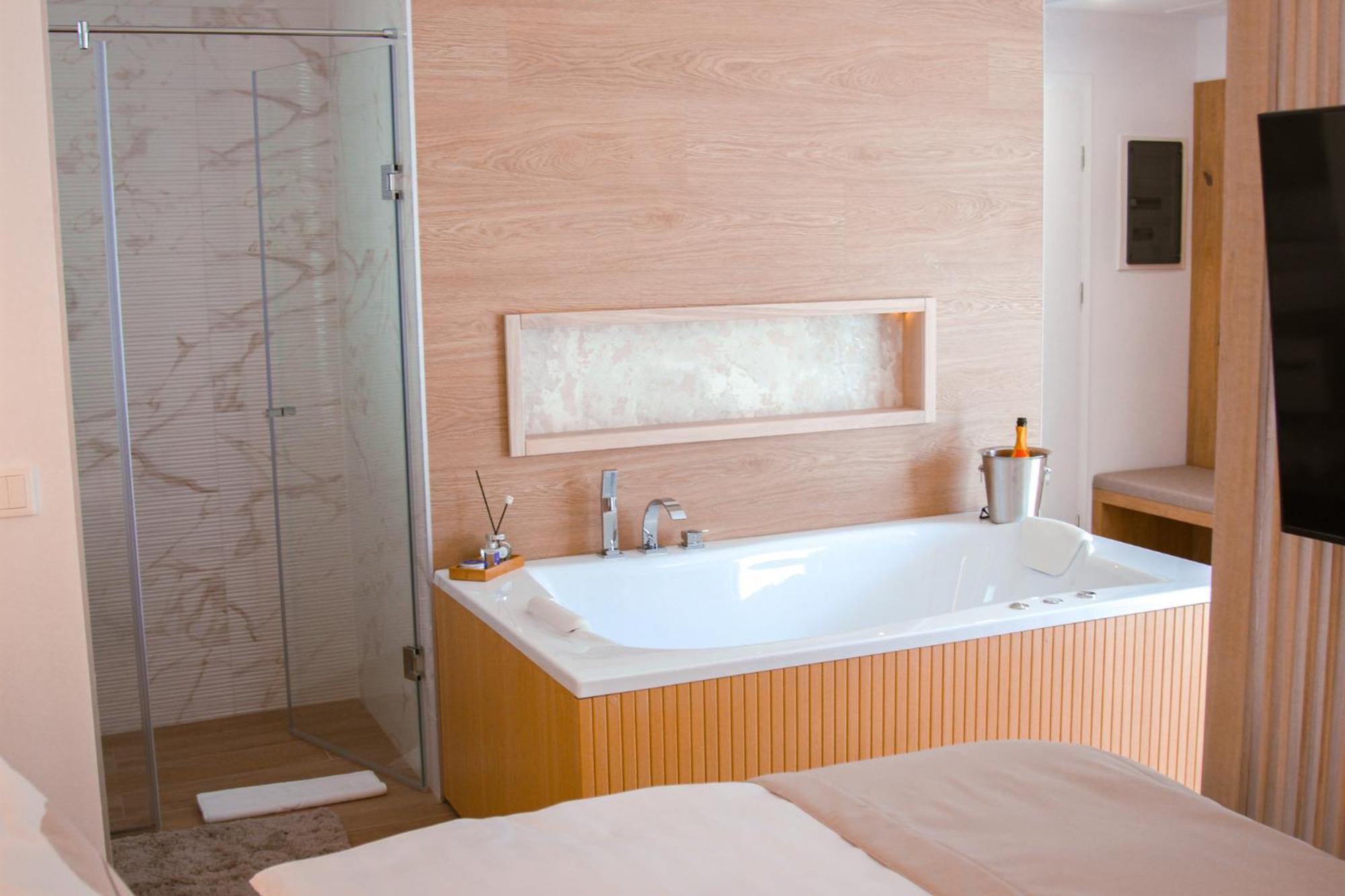 Twin Premium Apartman Тихани Екстериор снимка