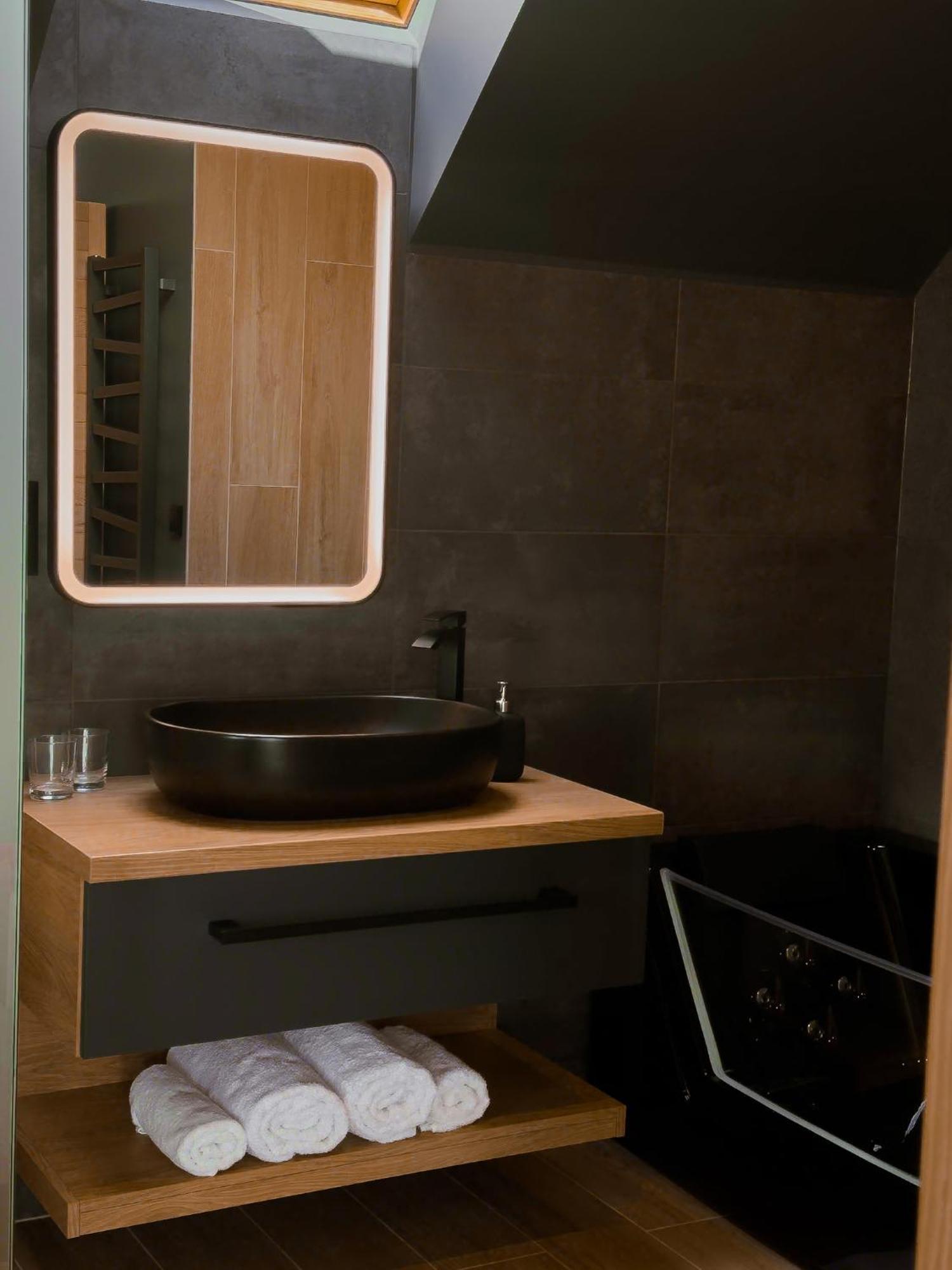 Twin Premium Apartman Тихани Екстериор снимка