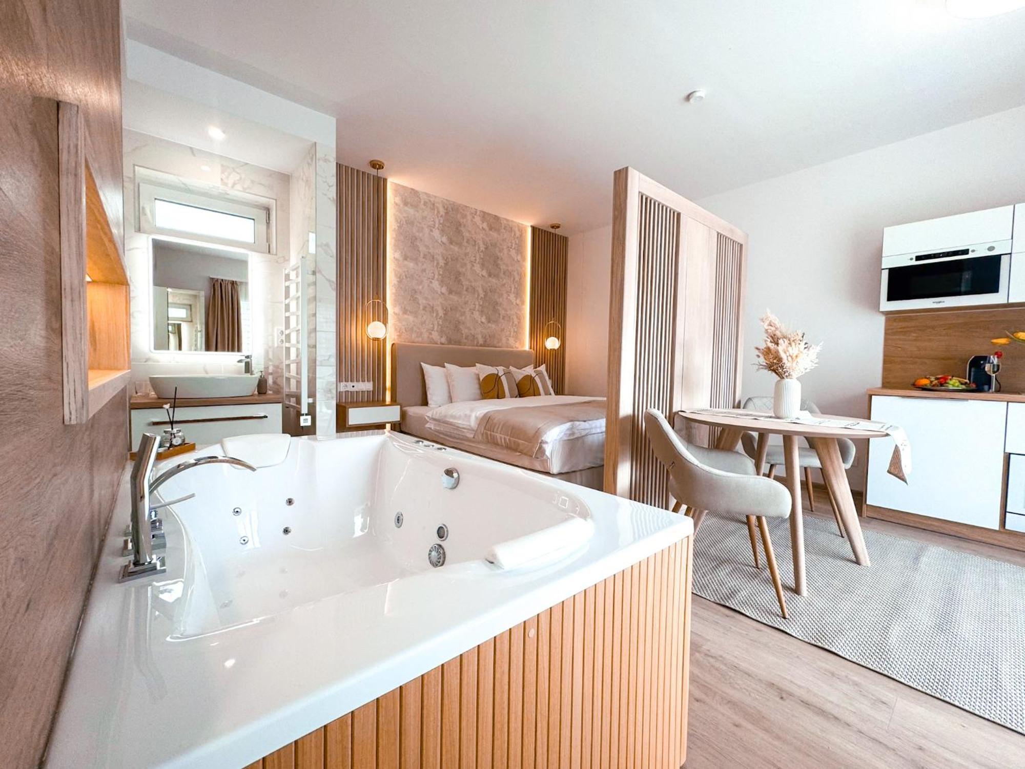 Twin Premium Apartman Тихани Екстериор снимка