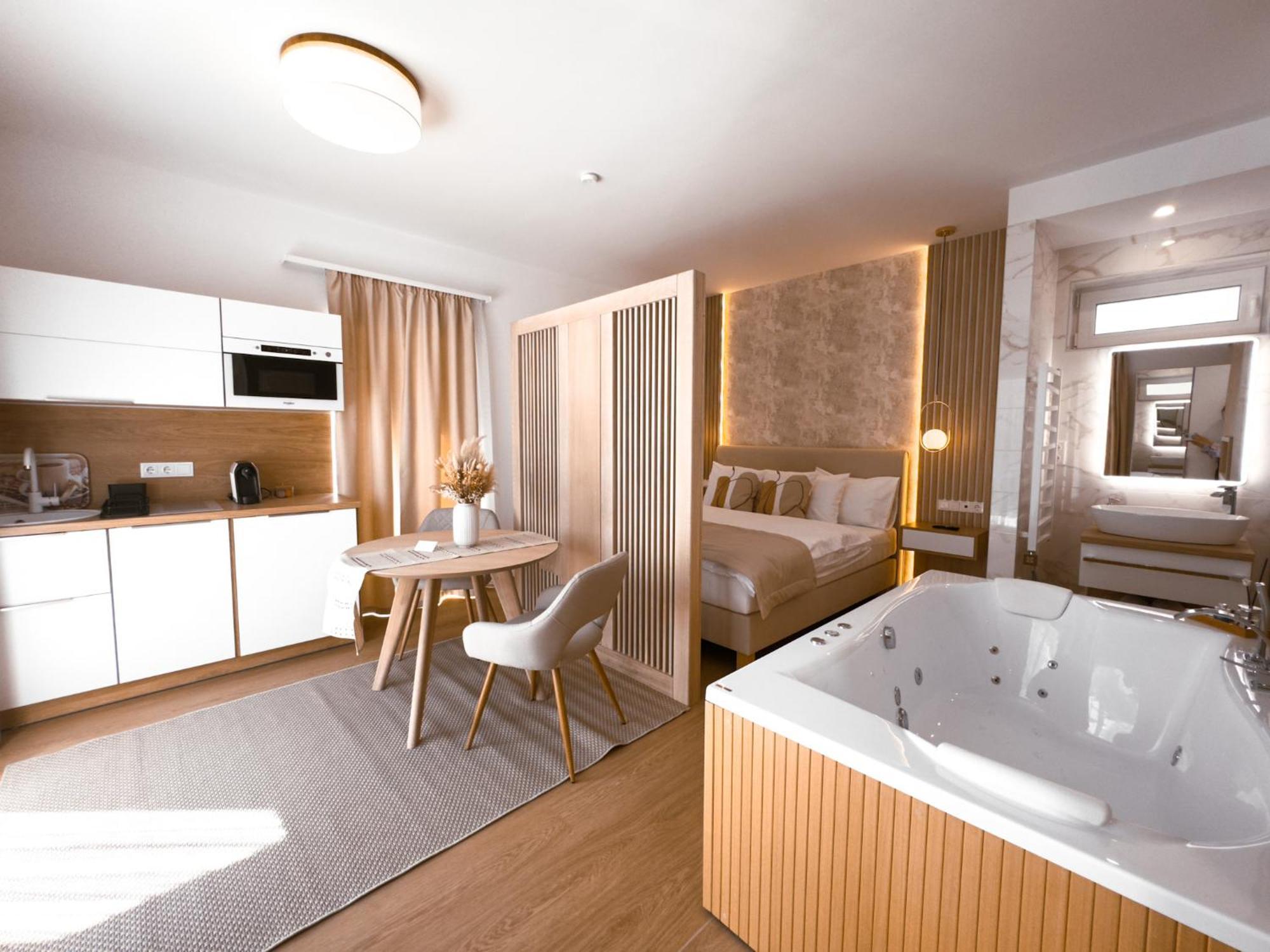 Twin Premium Apartman Тихани Екстериор снимка