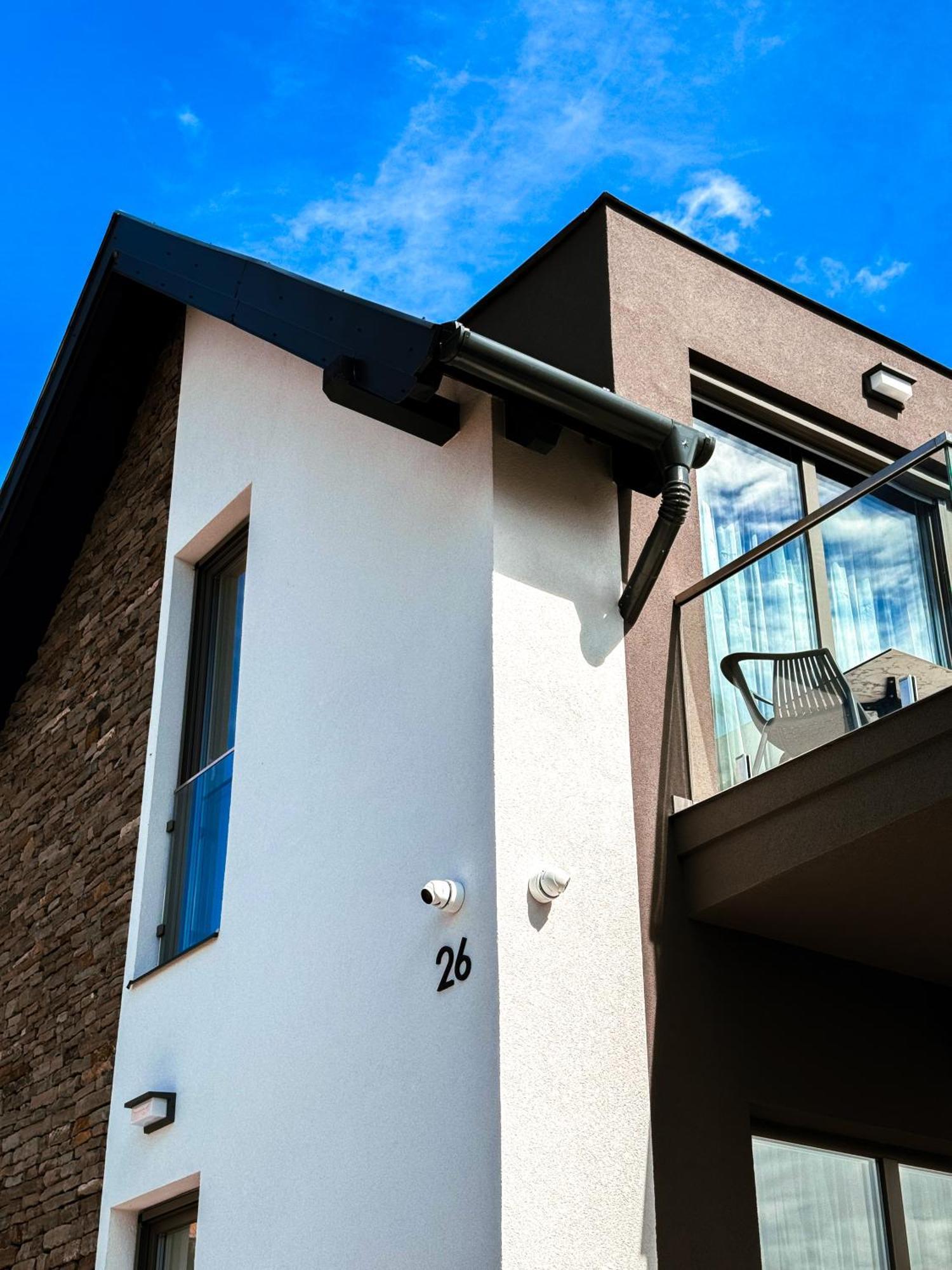 Twin Premium Apartman Тихани Екстериор снимка